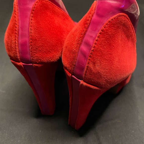 BCBG Red Suede and Fuchsia Patent Leather 5 inch Peep Toe Heels Size 10 Shoes - Picture 7 of 14